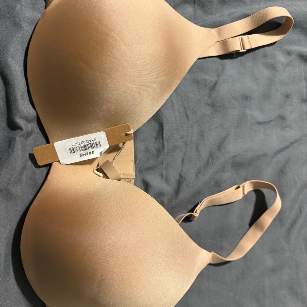 SKIMS Nude Seamless Bra